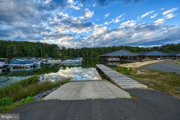 a view of residential houses with outdoor space