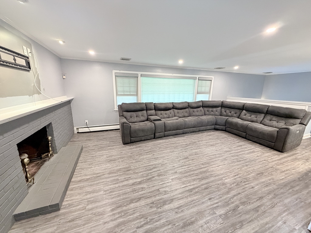 40 Bakers Hill Road Weston, MA 02493 - Photo 3 of 22