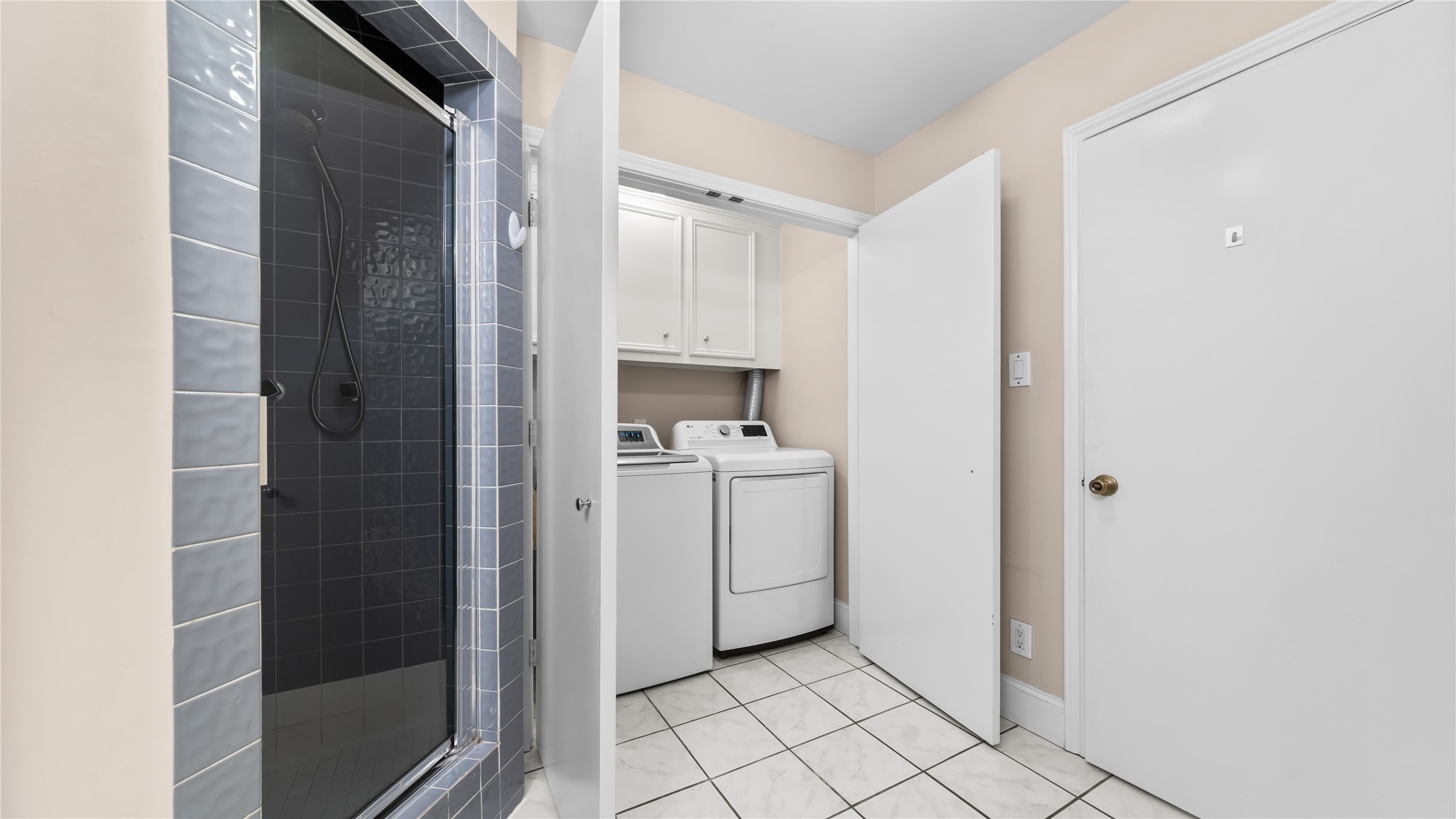 1017 Howard Lane Bellaire, TX 77401 - Photo 11 of 28