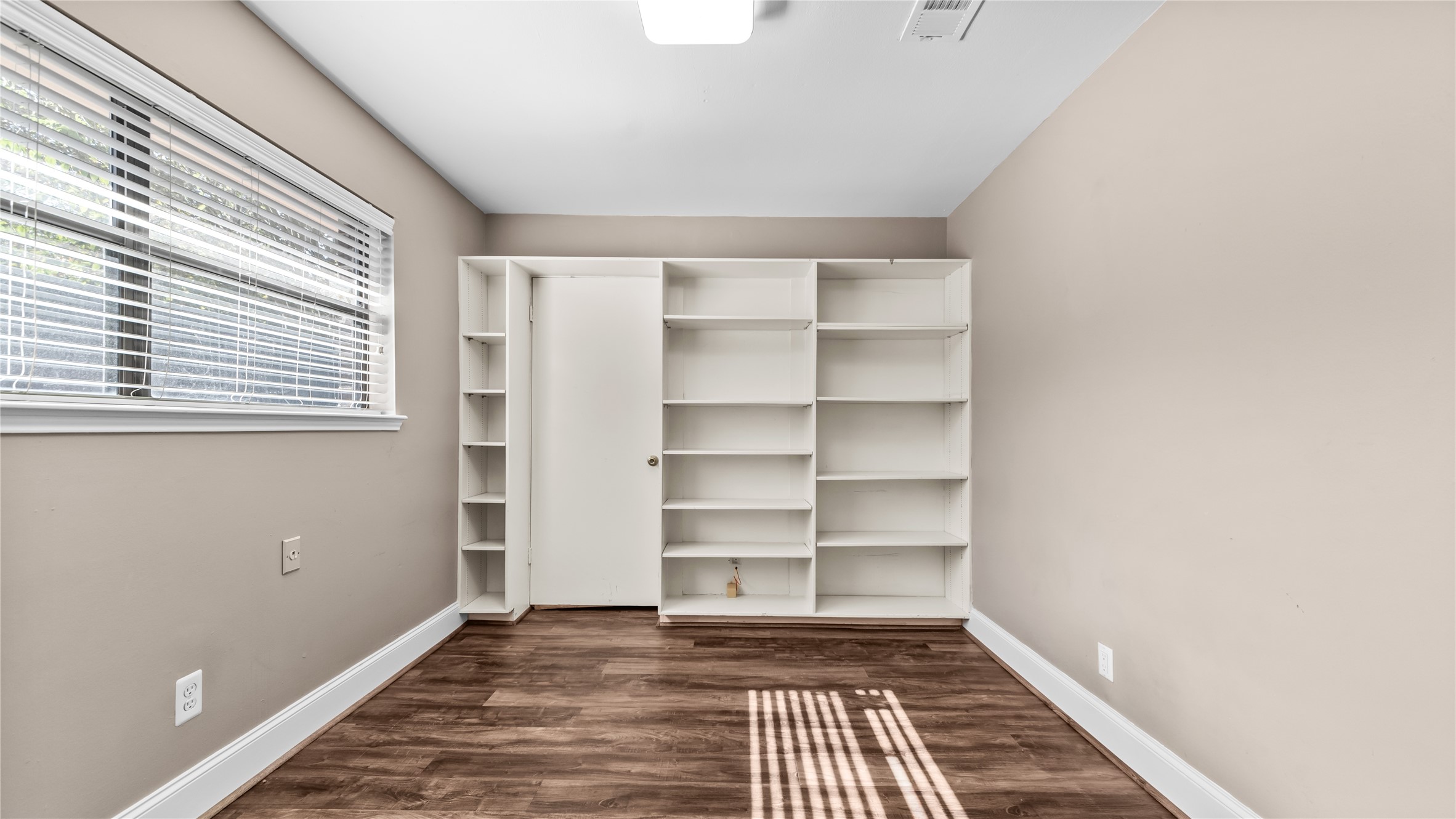 1017 Howard Lane Bellaire, TX 77401 - Photo 12 of 28 THird Bedroom