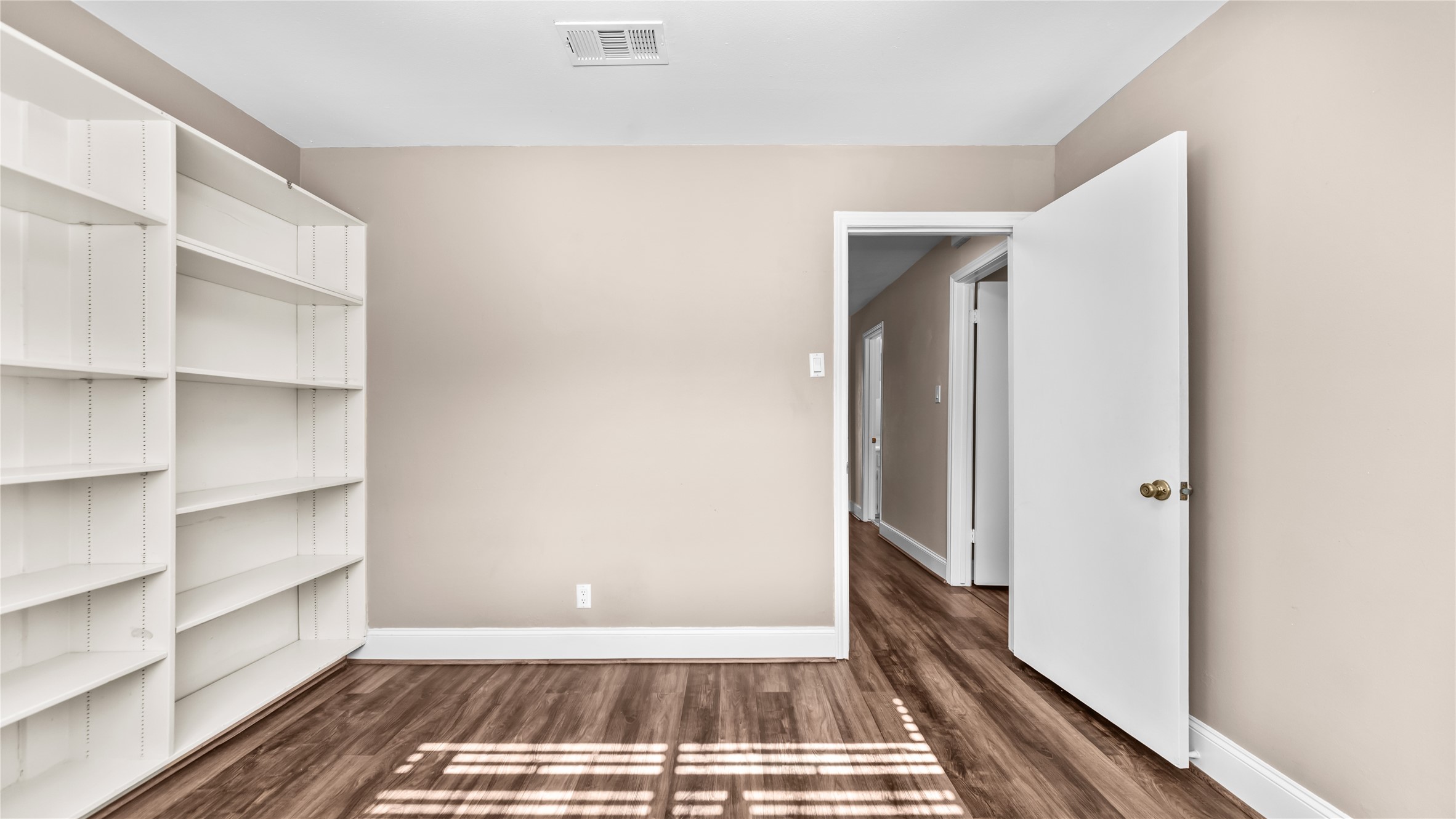 1017 Howard Lane Bellaire, TX 77401 - Photo 13 of 28