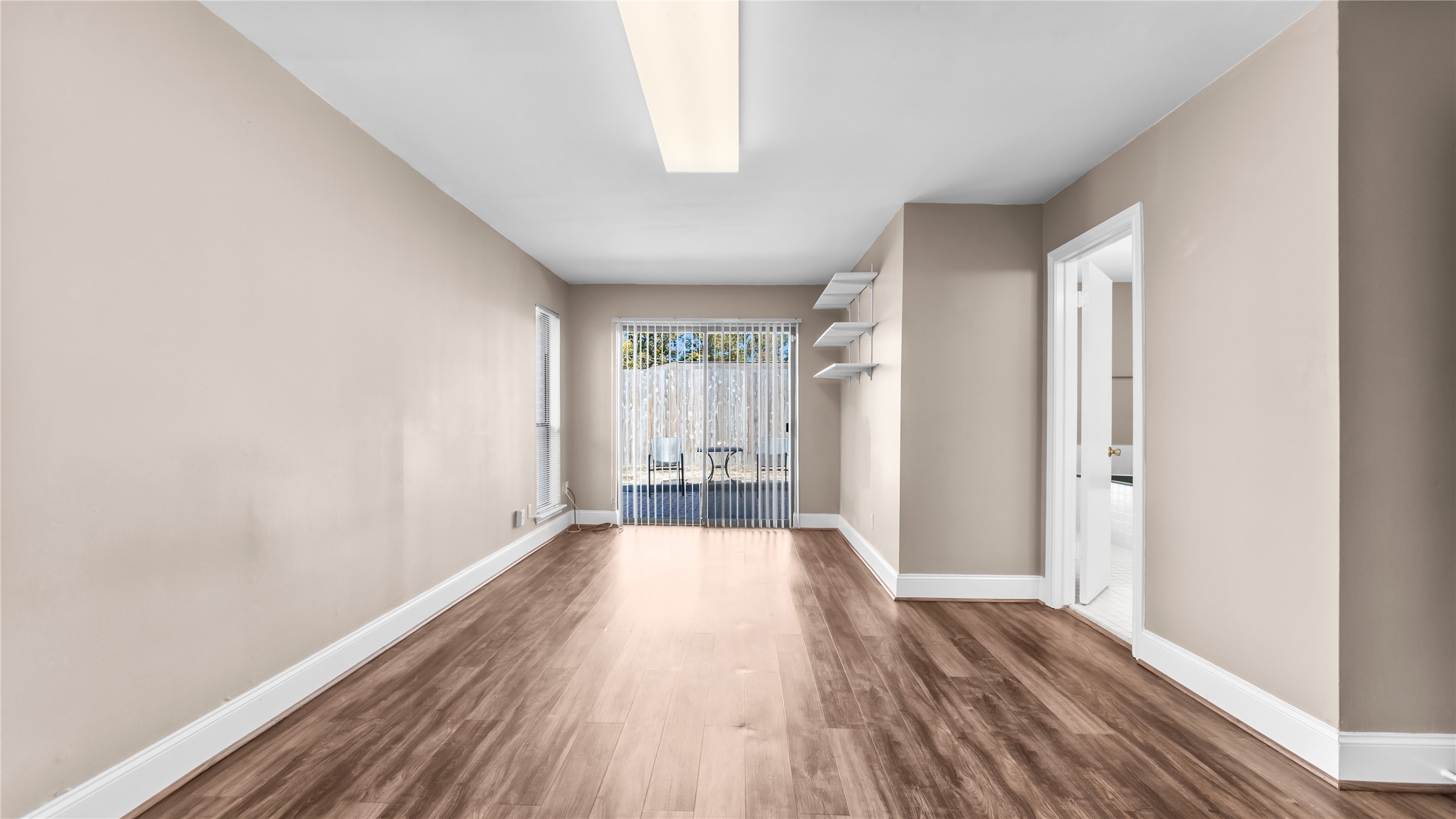 1017 Howard Lane Bellaire, TX 77401 - Photo 14 of 28 Primary Bedroom