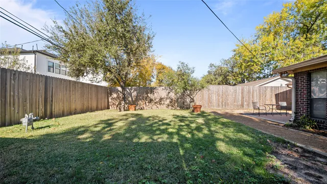 $2,500 | 1017 Howard Lane, Bellaire, TX 77401