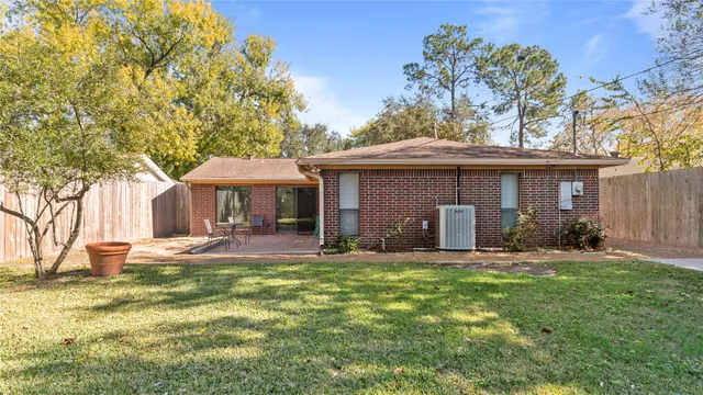 $2,500 | 1017 Howard Lane, Bellaire, TX 77401