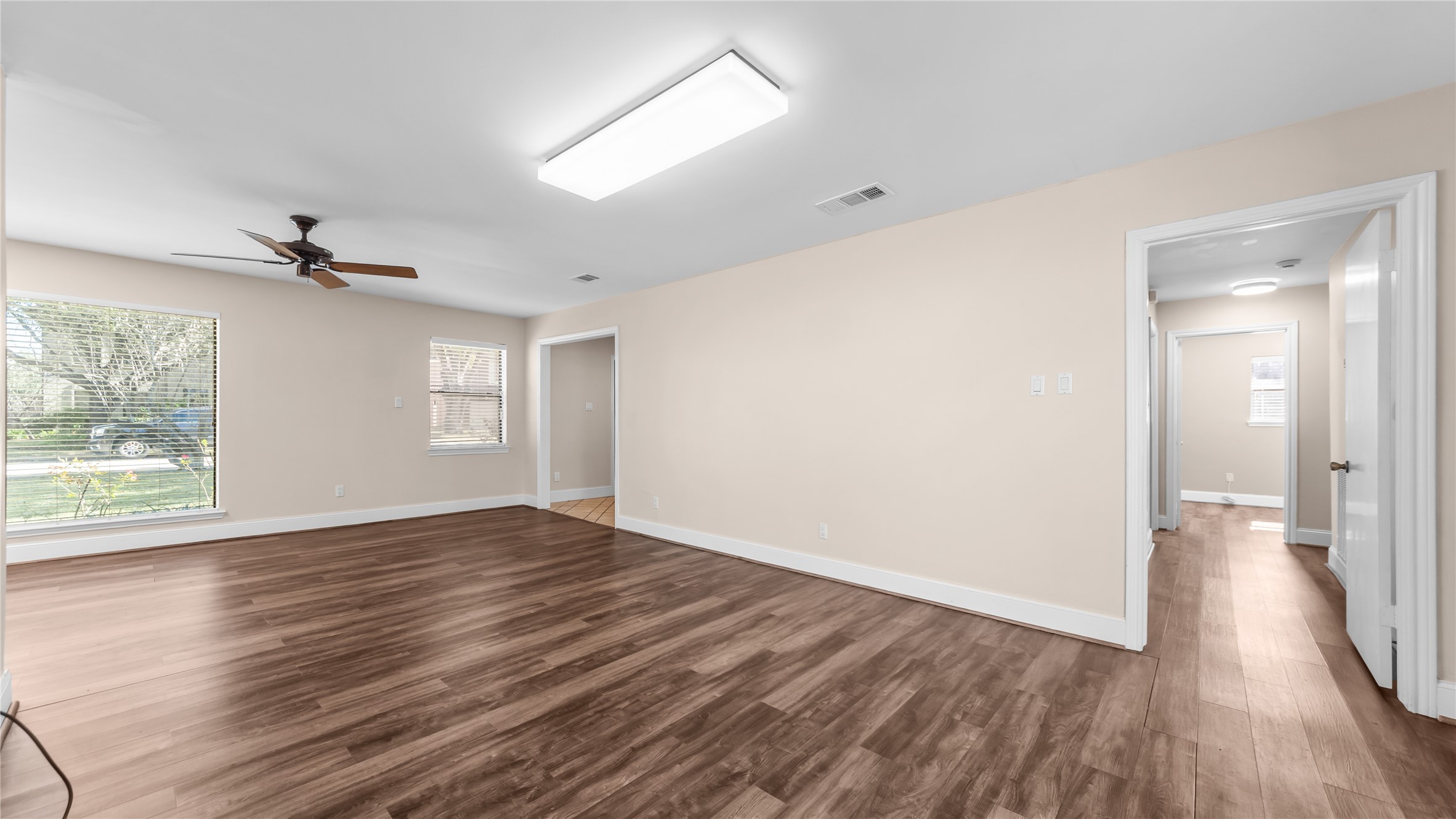 1017 Howard Lane Bellaire, TX 77401 - Photo 4 of 28