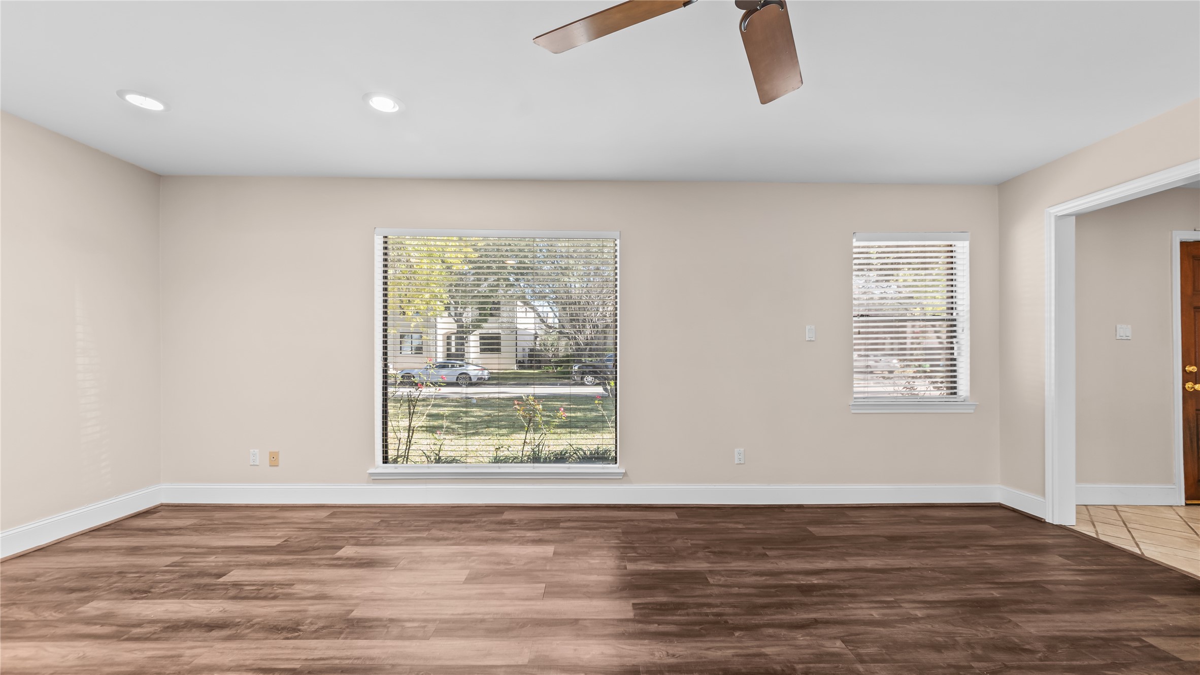 1017 Howard Lane Bellaire, TX 77401 - Photo 6 of 28