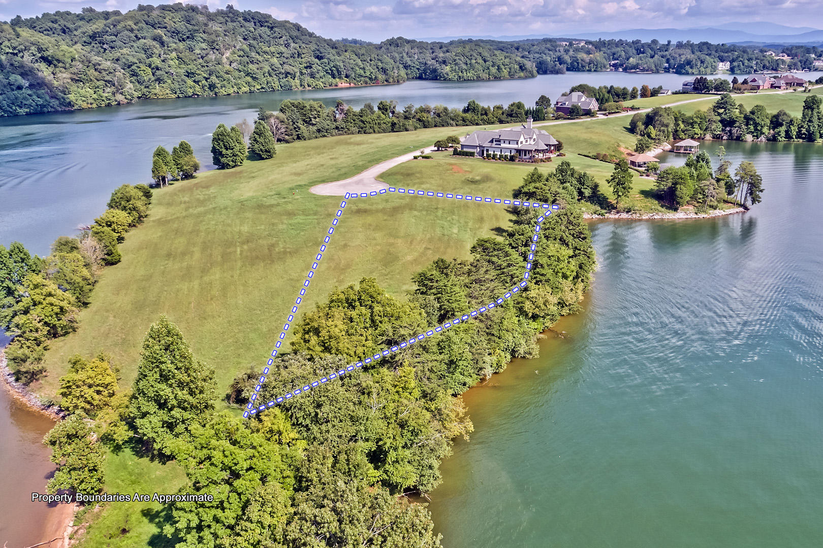 275 Bay Pointe Road Vonore, TN 37885 - Photo 5 of 14 04_BayPointeDrive_889R_BirdseyeClose_E-N