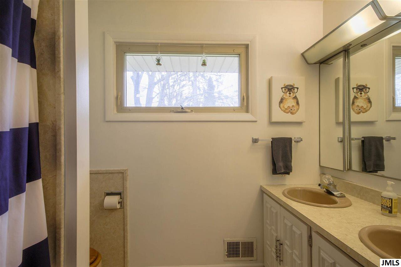 6119 Crest Road Jackson, MI 49203 - Photo 12 of 24 Photo 12