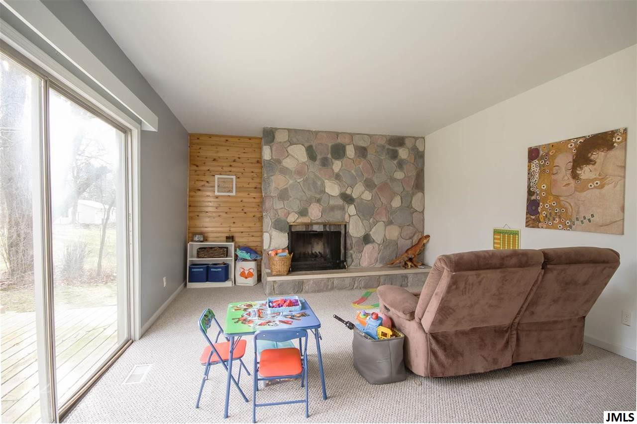 6119 Crest Road Jackson, MI 49203 - Photo 9 of 24 Photo 9