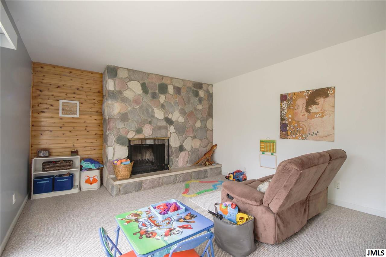 6119 Crest Road Jackson, MI 49203 - Photo 10 of 24 Photo 10