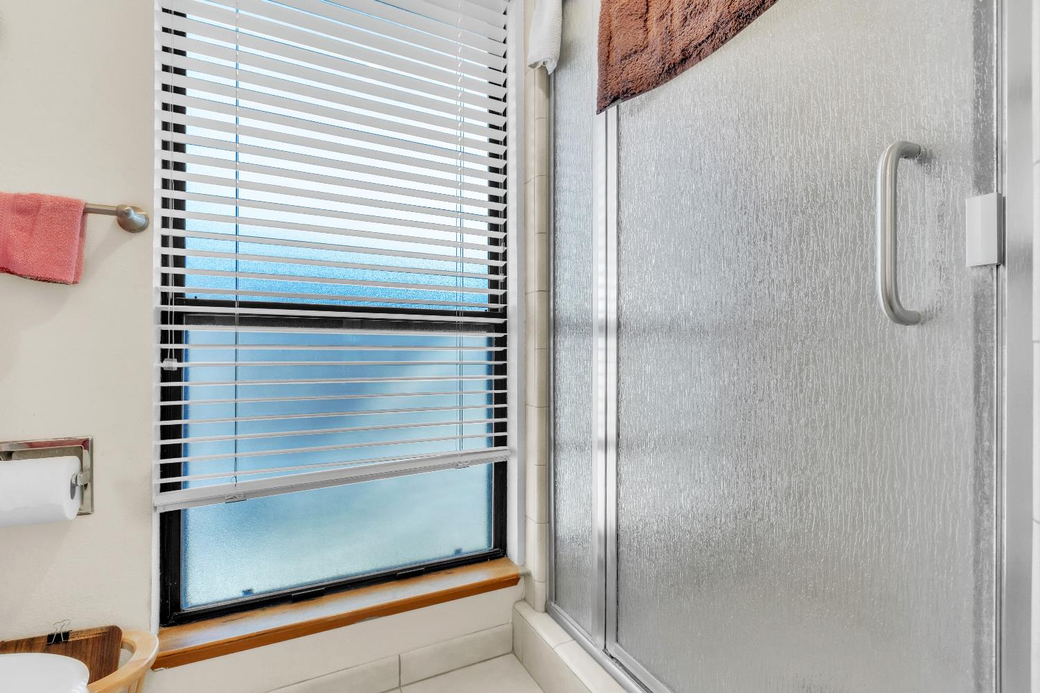 2504 Bridle Path Lane Modesto, CA 95356 - Photo 15 of 37