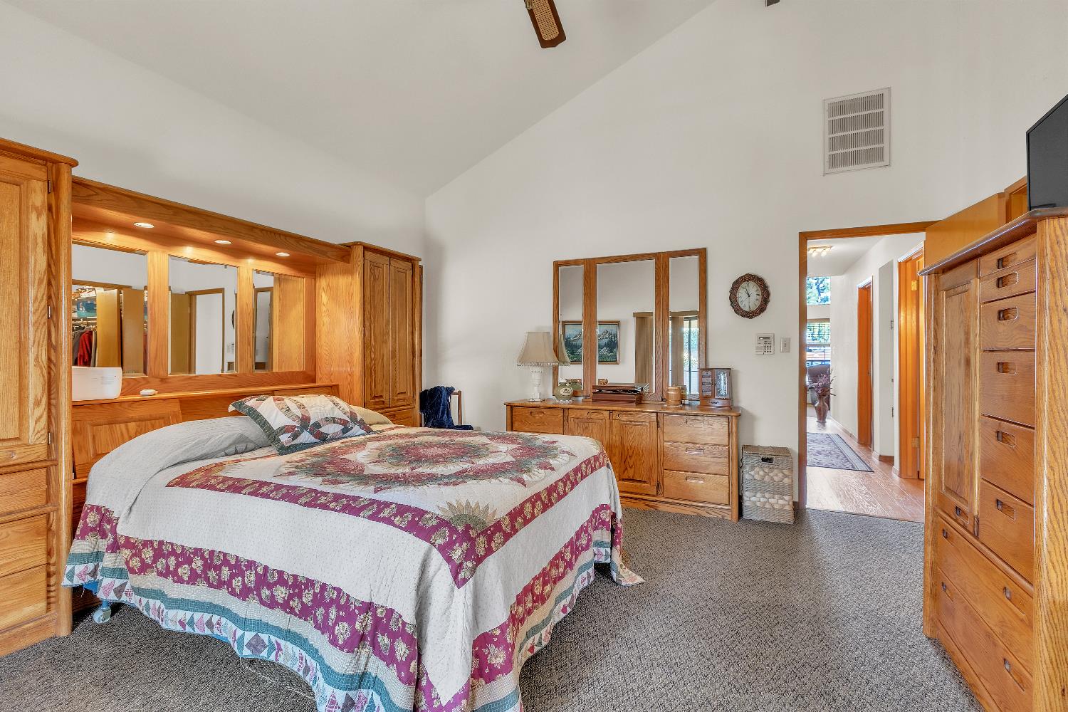 2504 Bridle Path Lane Modesto, CA 95356 - Photo 18 of 37