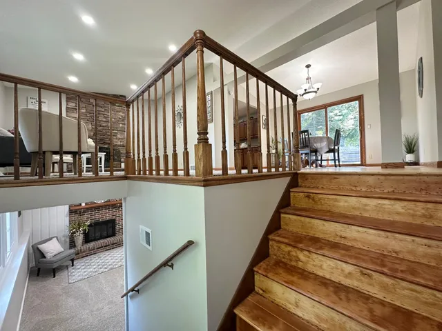 $450,000 | 11900 Highland View Circle, Burnsville, MN 55337