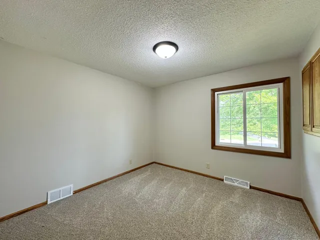 $450,000 | 11900 Highland View Circle, Burnsville, MN 55337
