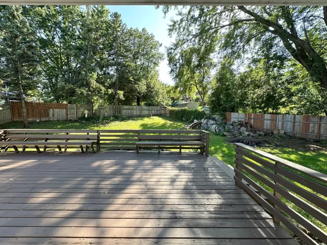 $450,000 | 11900 Highland View Circle, Burnsville, MN 55337