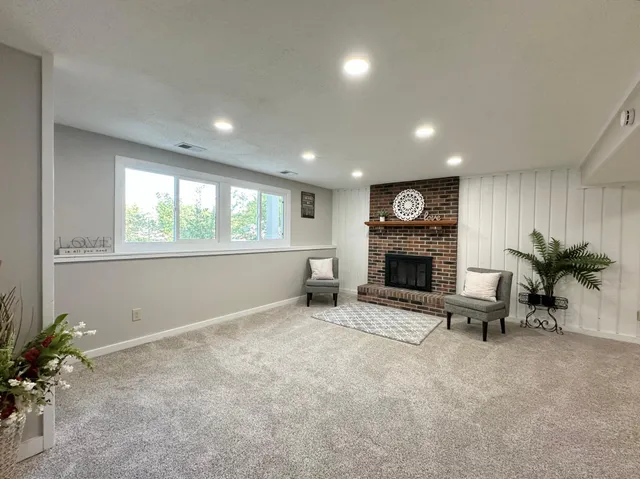 $450,000 | 11900 Highland View Circle, Burnsville, MN 55337