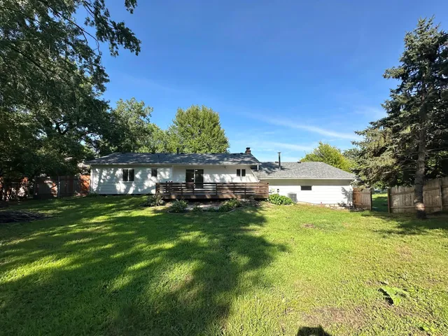 $450,000 | 11900 Highland View Circle, Burnsville, MN 55337