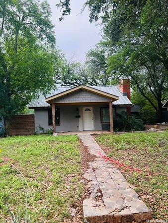$1,500 | 410 Bohme Street, Uvalde, TX 78801