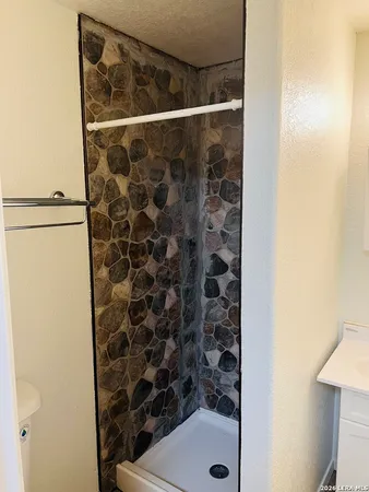 $1,500 | 410 Bohme Street, Uvalde, TX 78801