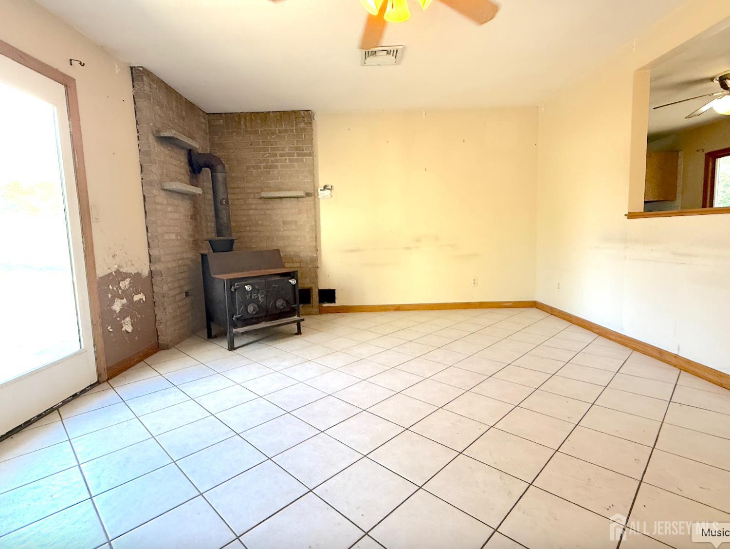 4 Forrestal Road Kendall Park, NJ 08824 - Photo 8 of 22