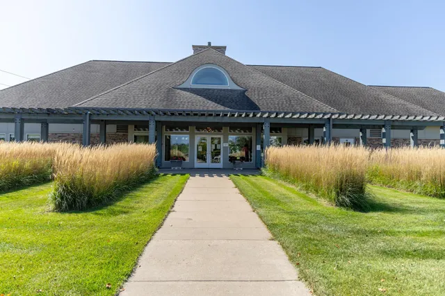 $260,000 | 5105 Fairpoint Drive North, Hugo, MN 55038