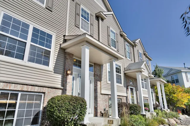 $260,000 | 5105 Fairpoint Drive North, Hugo, MN 55038