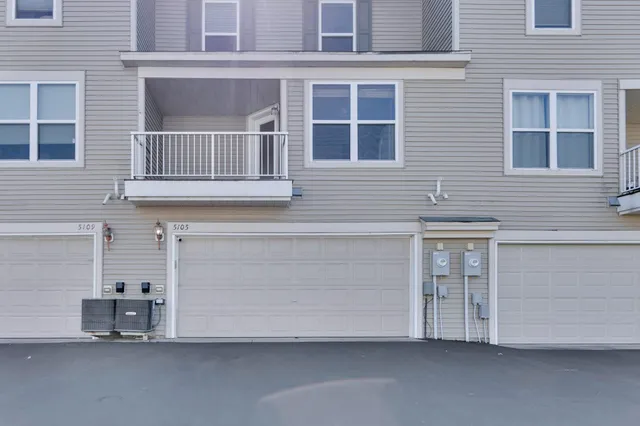 $260,000 | 5105 Fairpoint Drive North, Hugo, MN 55038