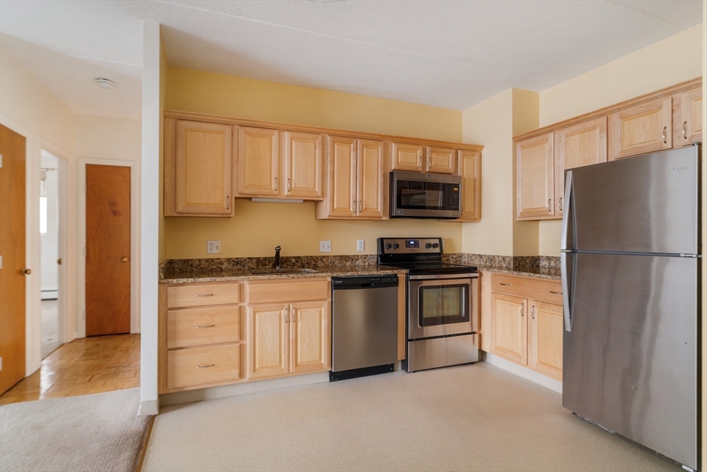80 North Warren Street, Unit 31 Woburn, MA 01801 - Photo 5 of 14