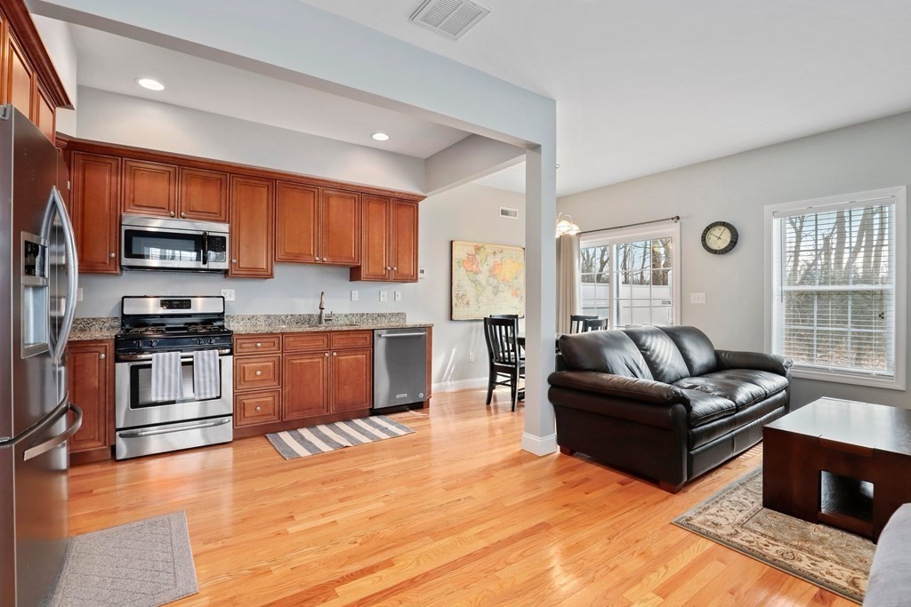 46 Line Road, Unit 2 Wakefield, MA 01880 - Photo 5 of 37 Gallery Image 5