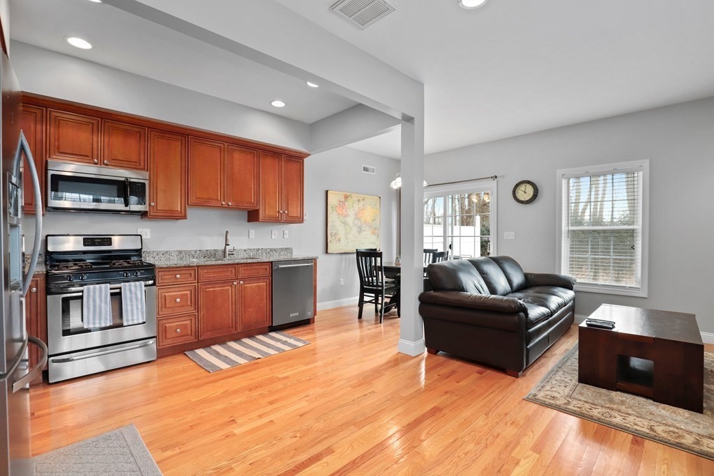 46 Line Road, Unit 2 Wakefield, MA 01880 - Photo 6 of 37 Gallery Image 6