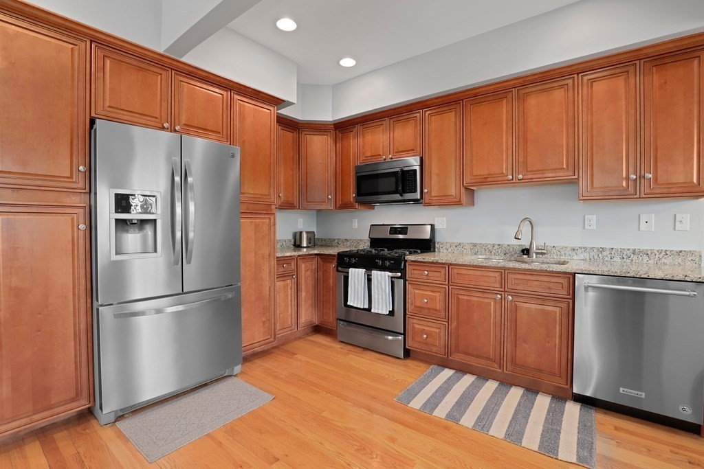 46 Line Road, Unit 2 Wakefield, MA 01880 - Photo 7 of 37 Gallery Image 7