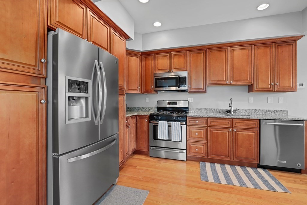 46 Line Road, Unit 2 Wakefield, MA 01880 - Photo 8 of 37 Gallery Image 8
