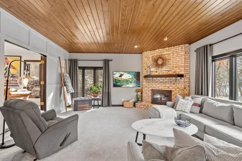 $990,000 | 2801 Woods Trail North, Burnsville, MN 55306