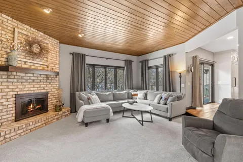 $990,000 | 2801 Woods Trail North, Burnsville, MN 55306