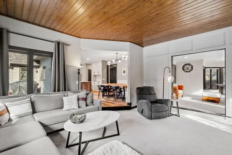 $990,000 | 2801 Woods Trail North, Burnsville, MN 55306