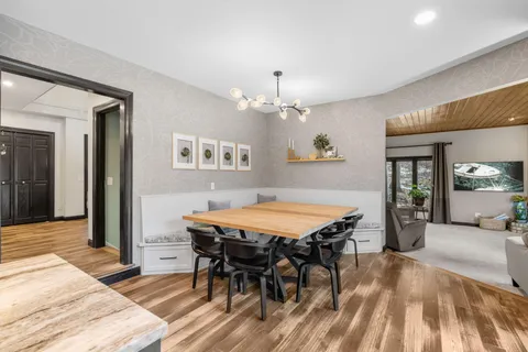 $990,000 | 2801 Woods Trail North, Burnsville, MN 55306