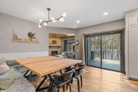 $990,000 | 2801 Woods Trail North, Burnsville, MN 55306