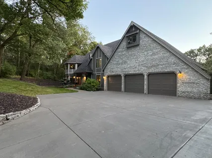 $990,000 | 2801 Woods Trail North, Burnsville, MN 55306
