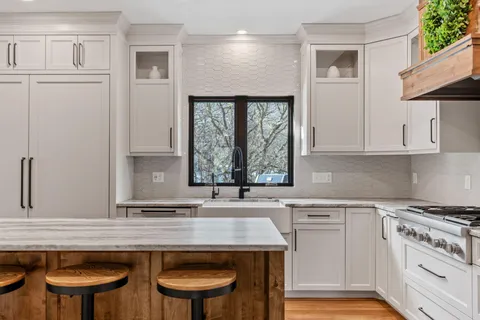 $990,000 | 2801 Woods Trail North, Burnsville, MN 55306