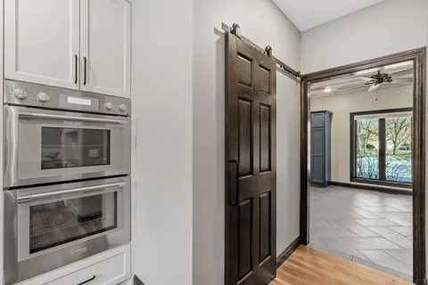 $990,000 | 2801 Woods Trail North, Burnsville, MN 55306