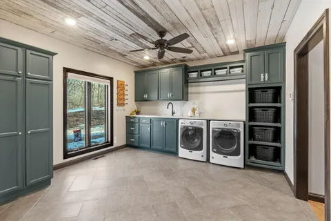 $990,000 | 2801 Woods Trail North, Burnsville, MN 55306