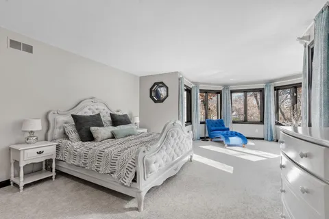 $990,000 | 2801 Woods Trail North, Burnsville, MN 55306