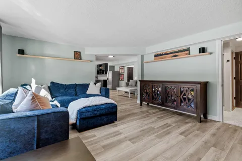 $990,000 | 2801 Woods Trail North, Burnsville, MN 55306