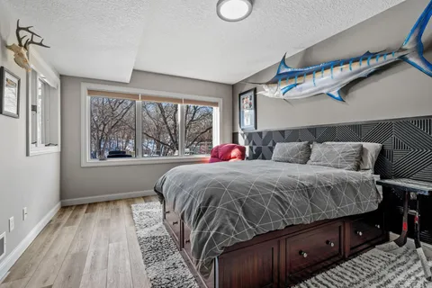 $990,000 | 2801 Woods Trail North, Burnsville, MN 55306