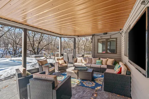 $990,000 | 2801 Woods Trail North, Burnsville, MN 55306