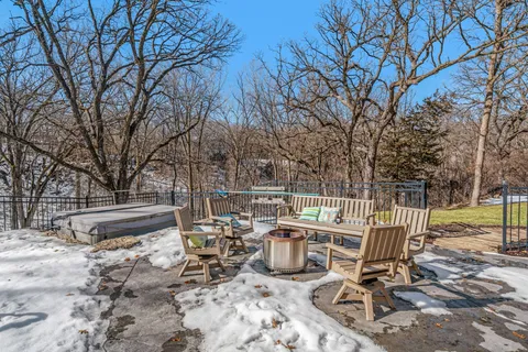 $990,000 | 2801 Woods Trail North, Burnsville, MN 55306