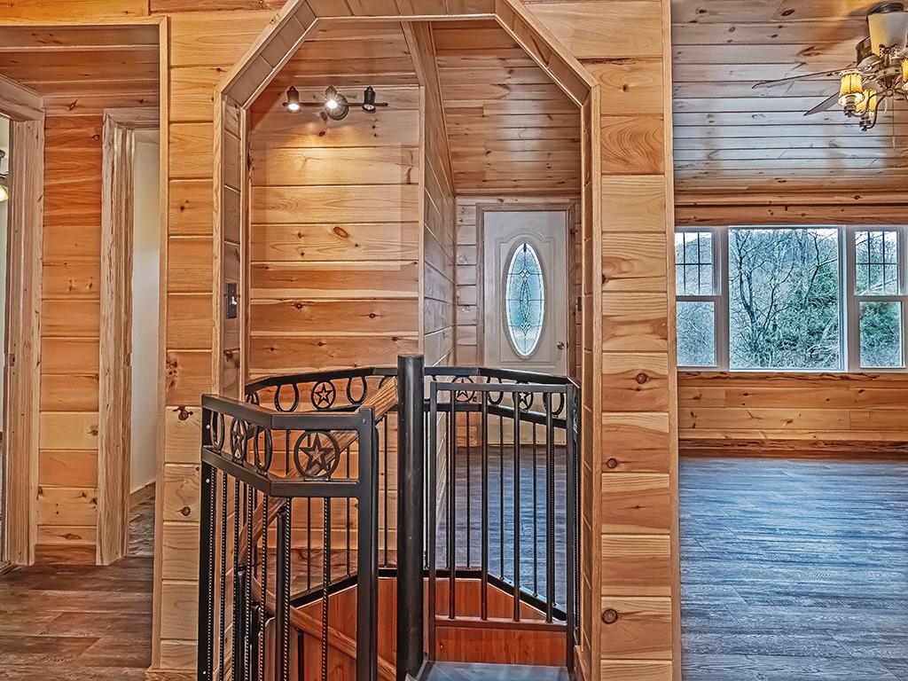 1566 Dime Road Vandergrift, PA 15690 - Photo 12 of 35