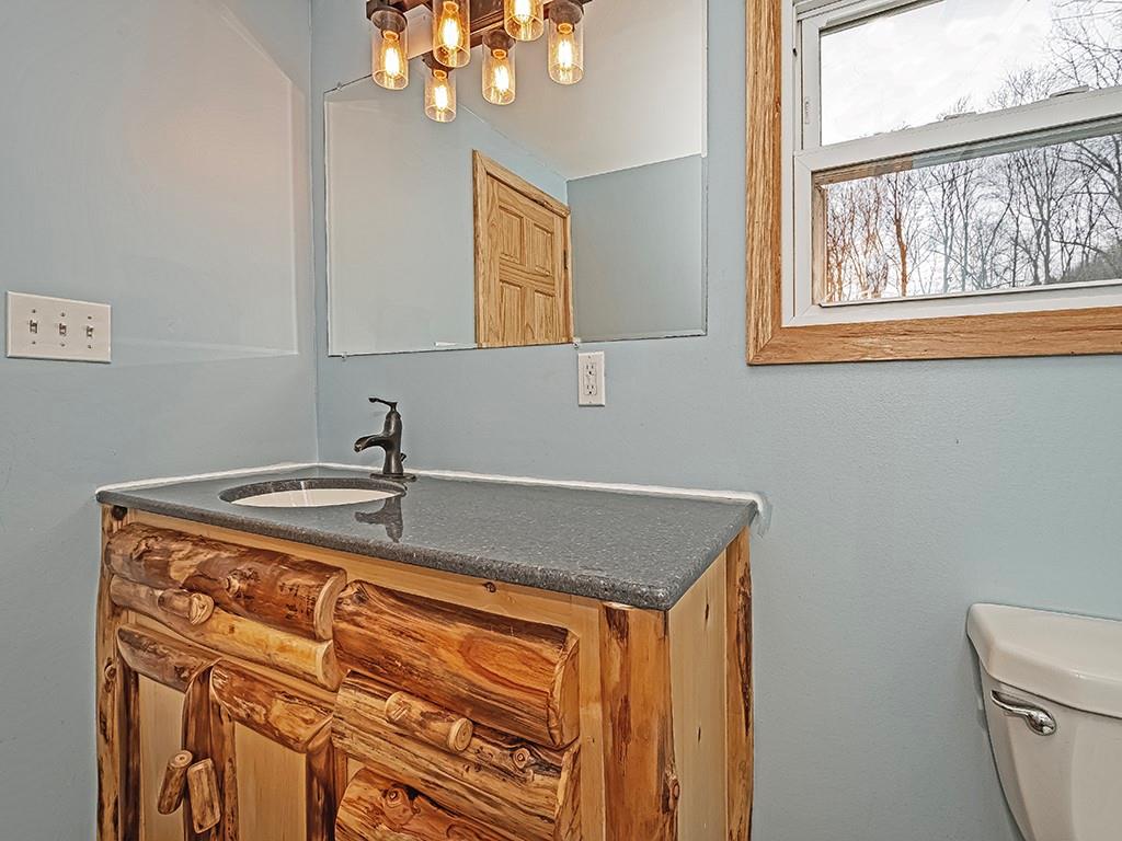 1566 Dime Road Vandergrift, PA 15690 - Photo 15 of 35