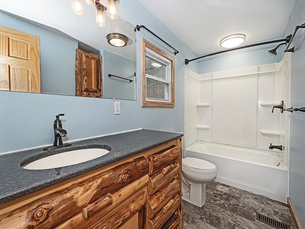 1566 Dime Road Vandergrift, PA 15690 - Photo 16 of 35