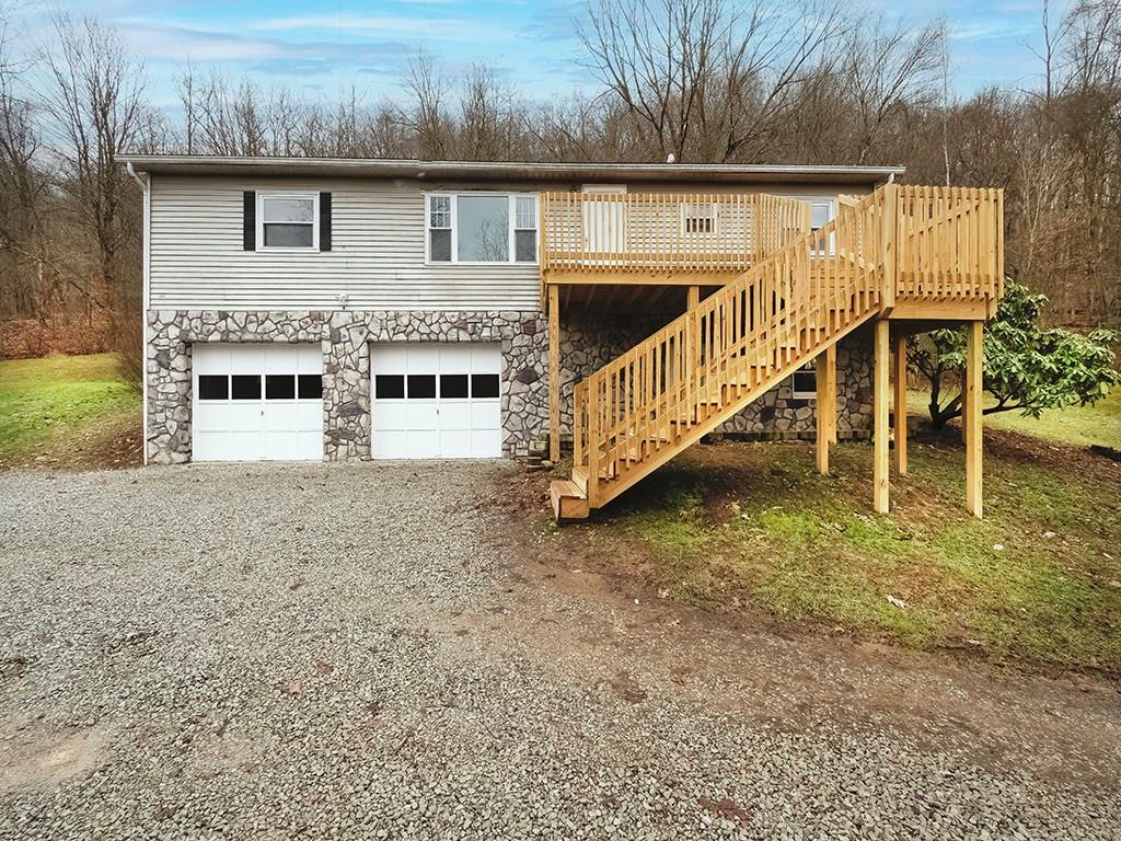 1566 Dime Road Vandergrift, PA 15690 - Photo 3 of 35